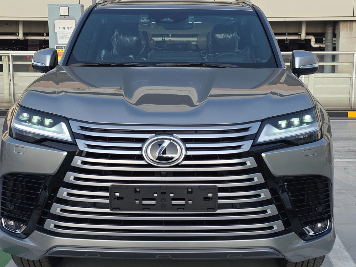 LEXUS LX
