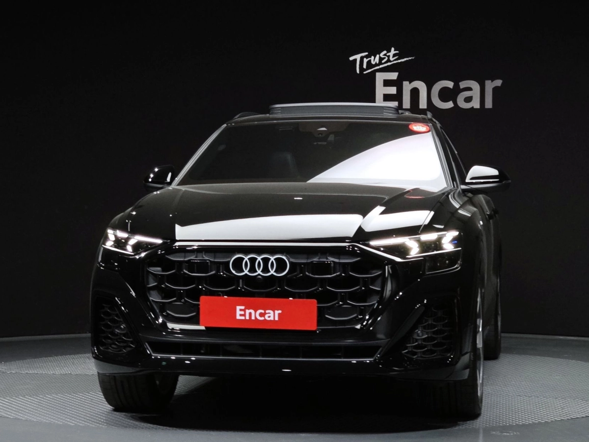 AUDI Q8 4M
