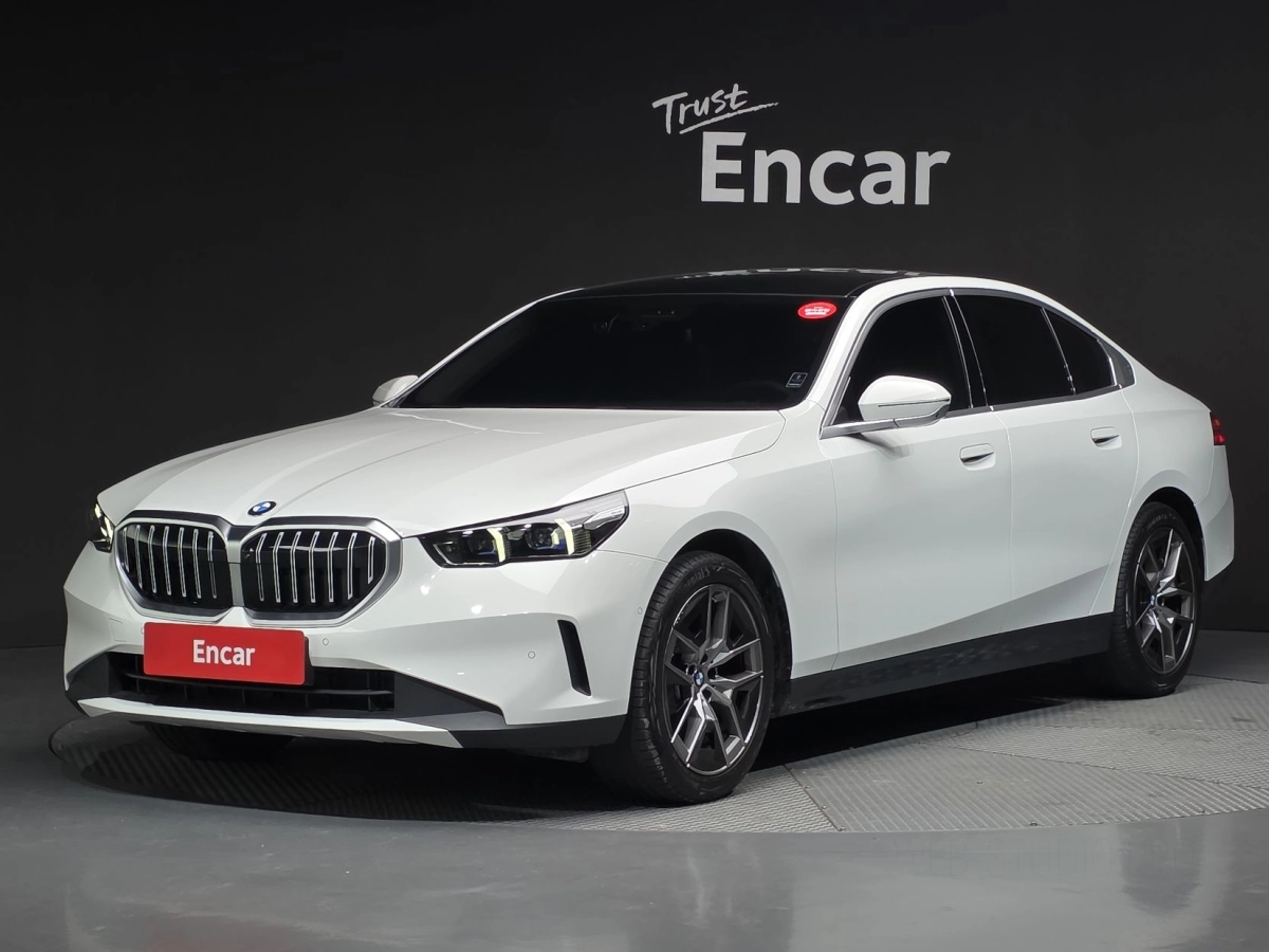 BMW 5-SERIES G60 2025