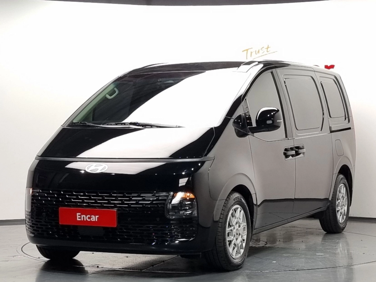 HYUNDAI STARIA  2025