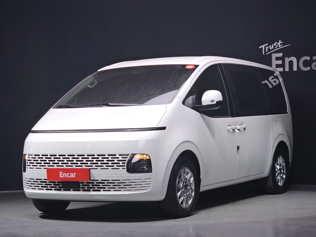 HYUNDAI STARIA 2024