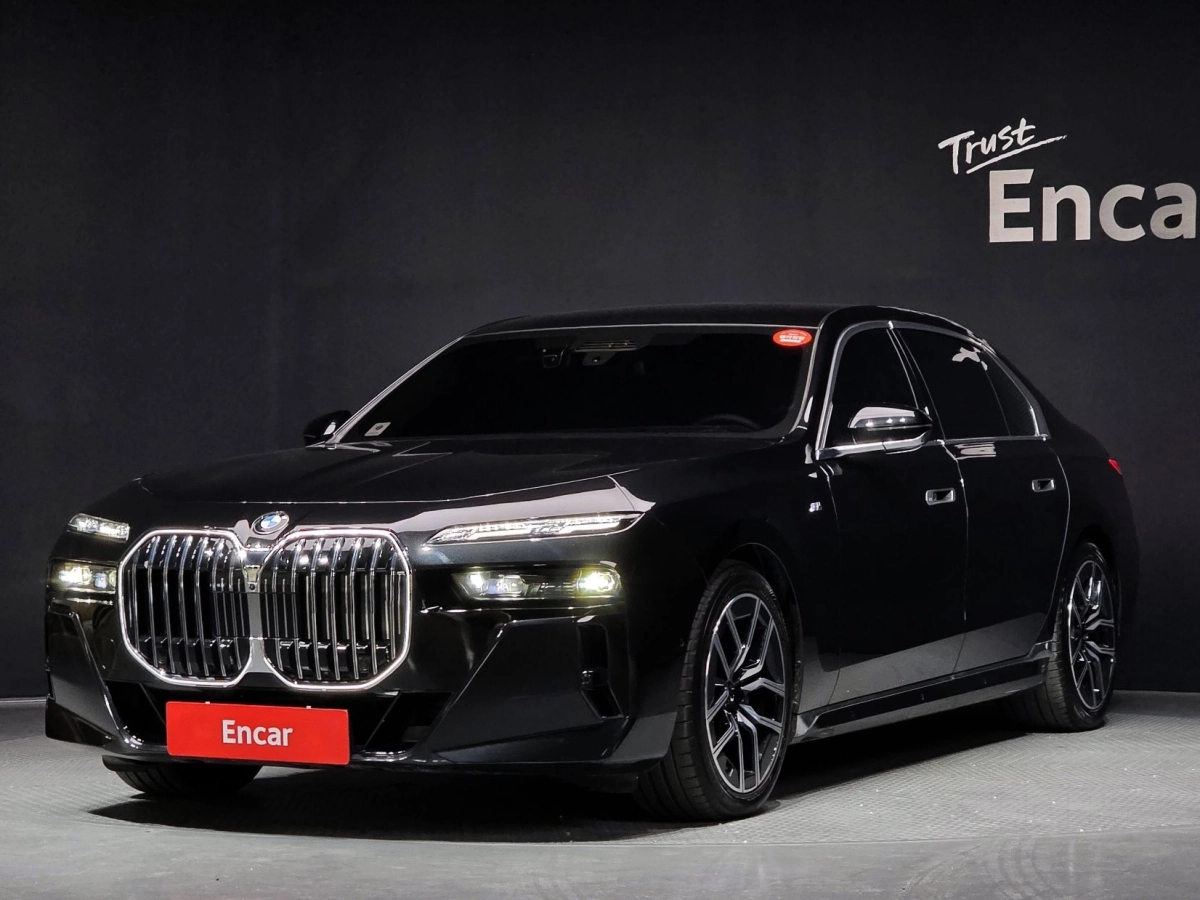 BMW 7-SERIES G70 2025