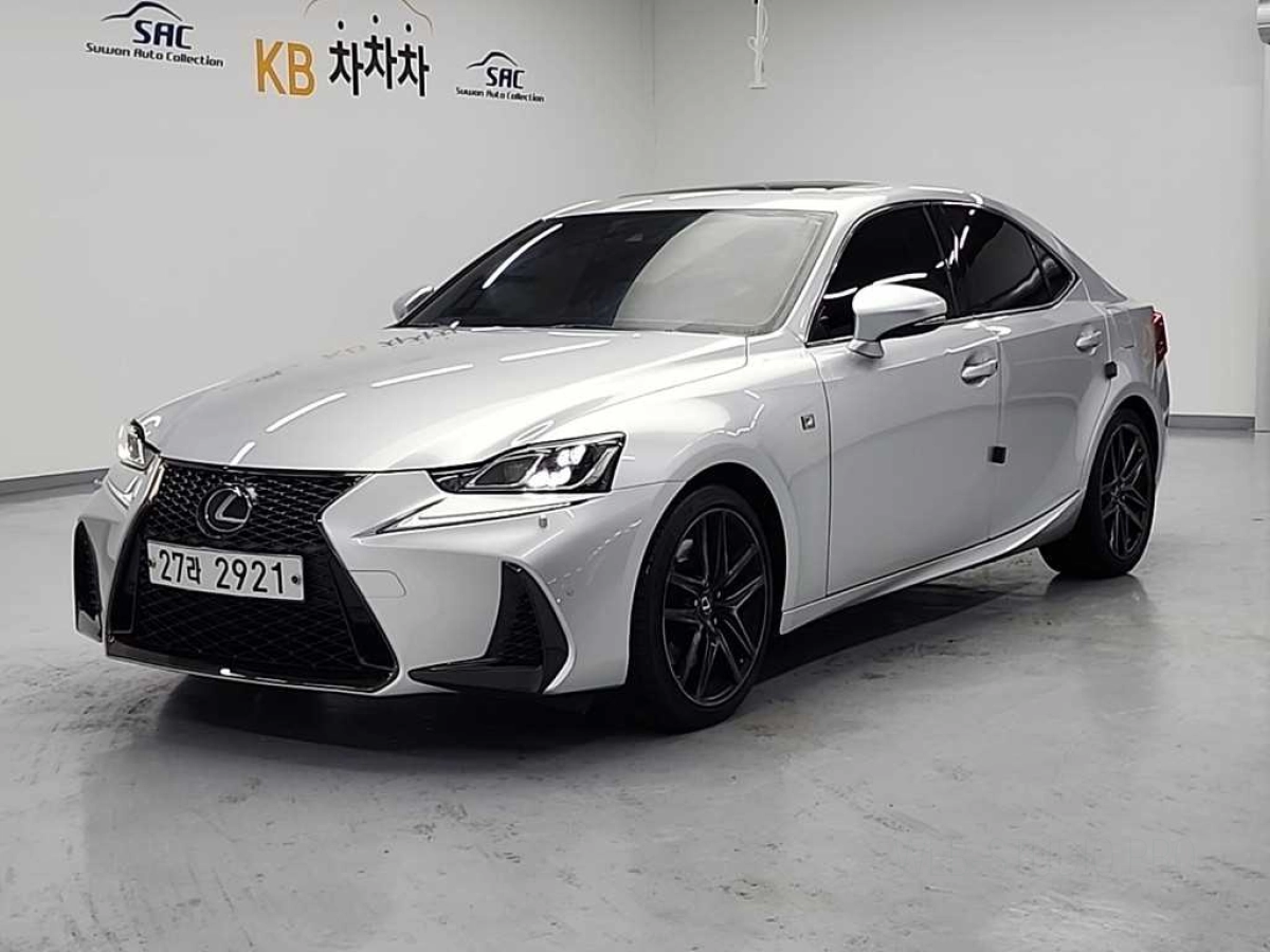 LEXUS IS300