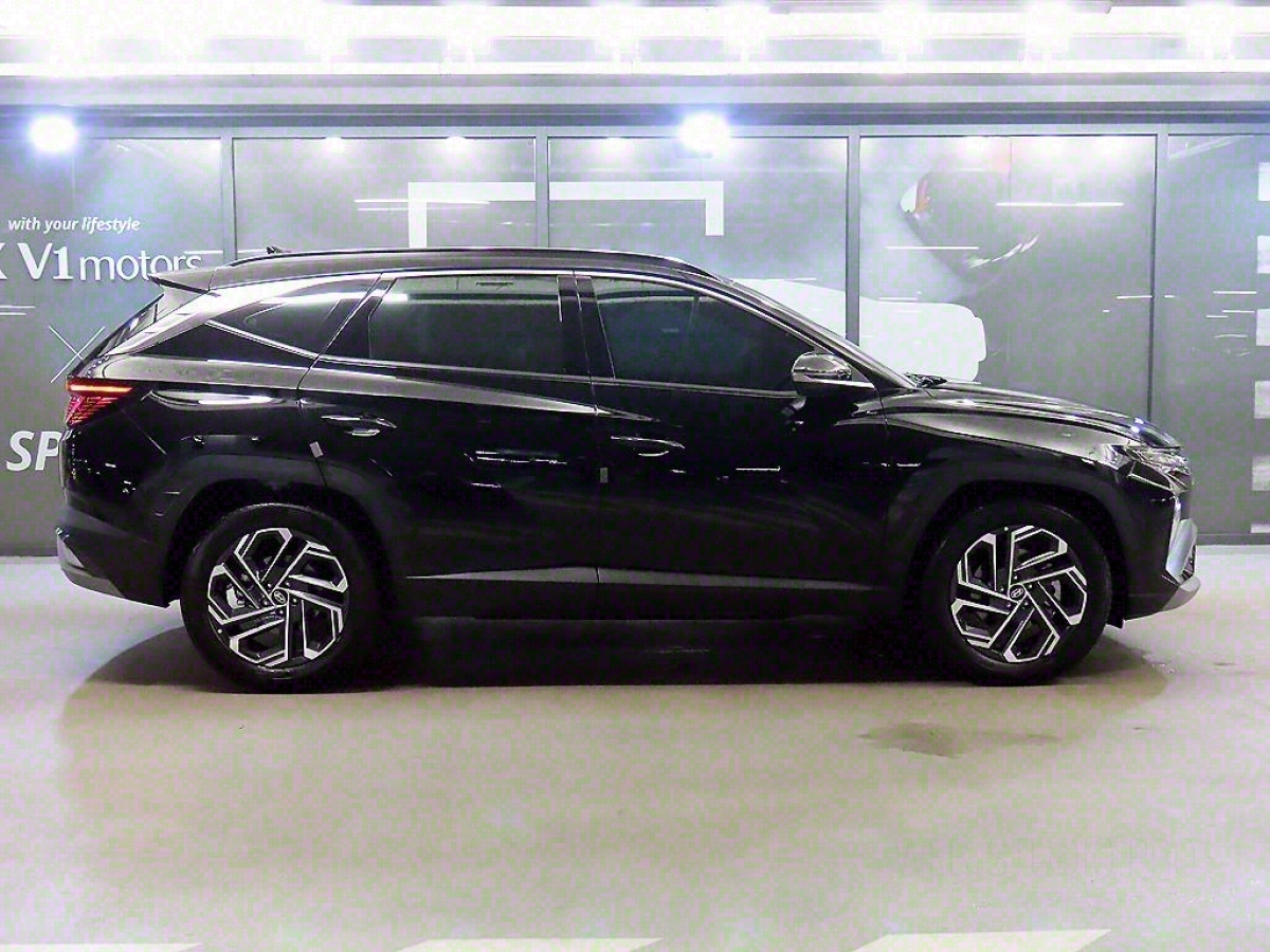 HYUNDAI TUCSON HYBRID NX4