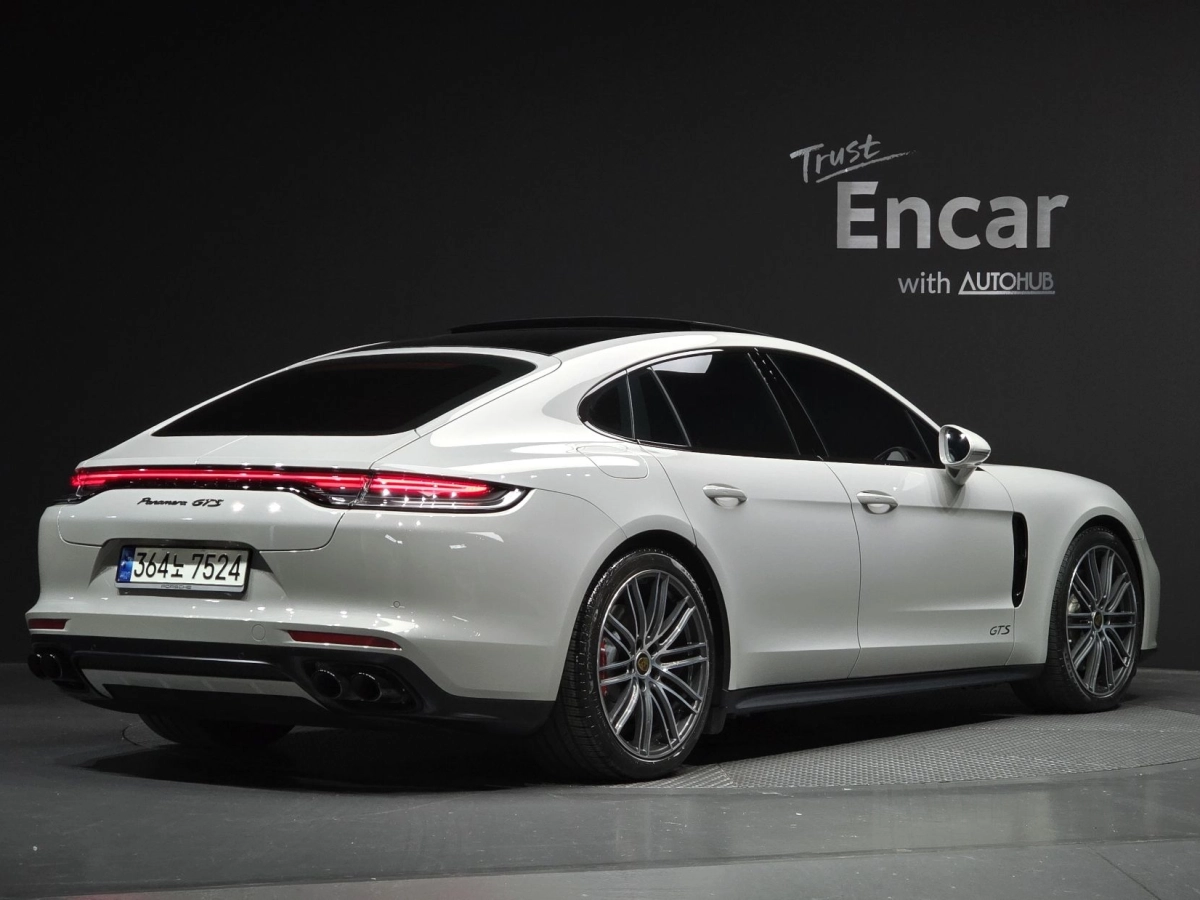 PORSCHE PANAMERA 971