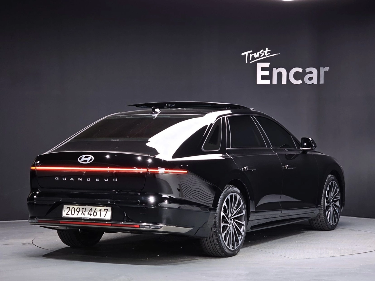 HYUNDAI GRANDEUR HYBRID GN7 2023