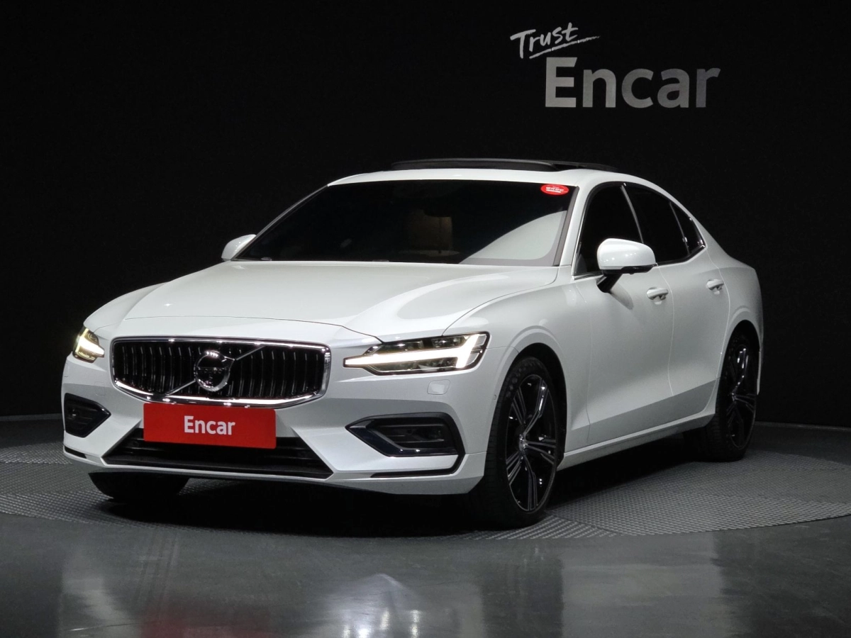 VOLVO S60  2021