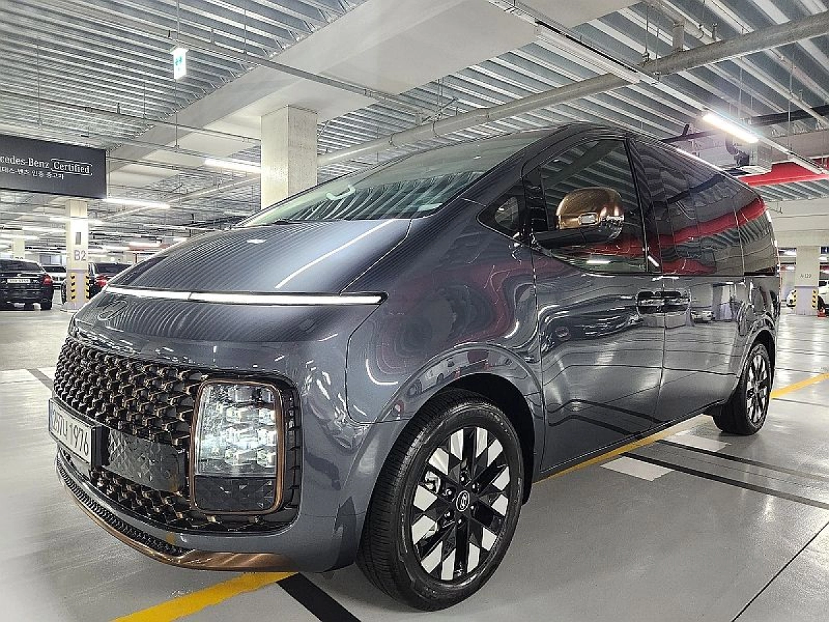 HYUNDAI STARIA 2024
