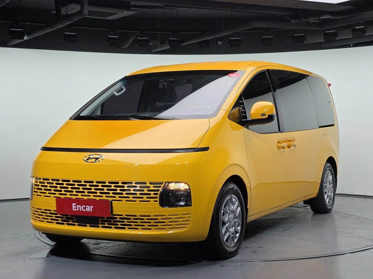 HYUNDAI STARIA