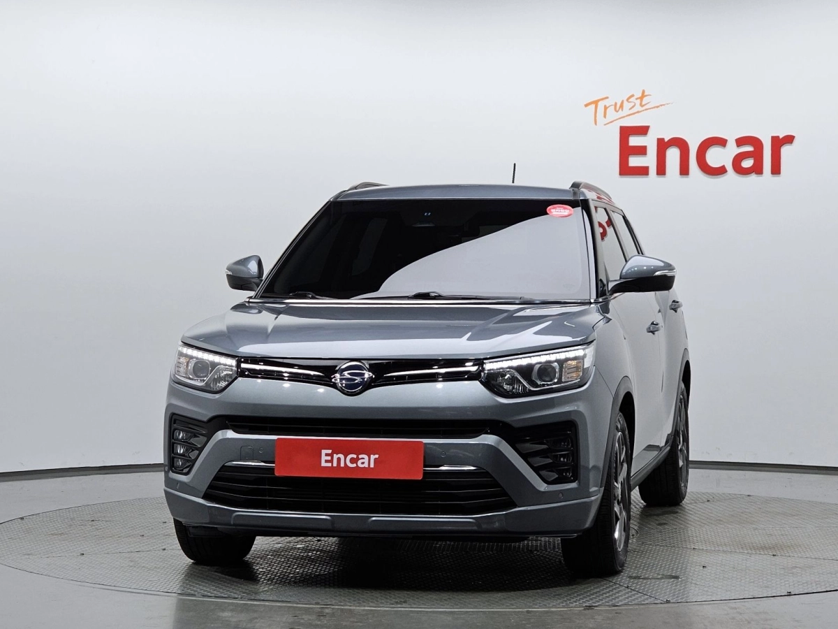 SSANGYONG TIVOLI VERY NEW