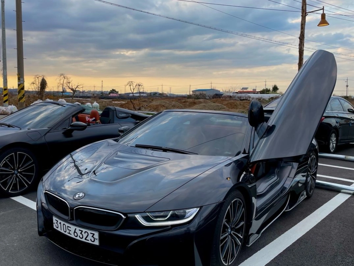 BMW I8