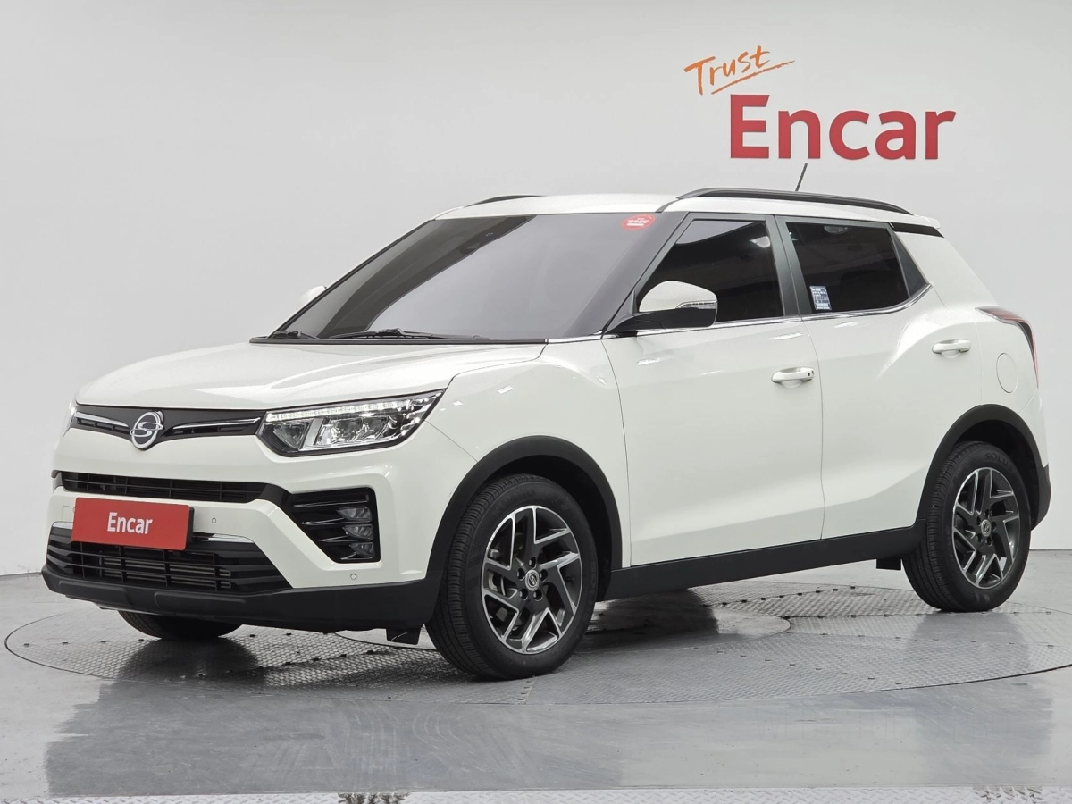 SSANGYONG TIVOLI VERY NEW
