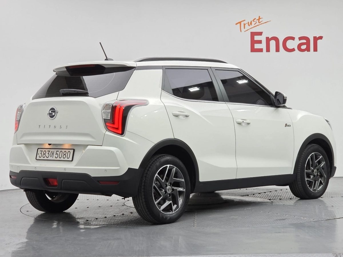 SSANGYONG TIVOLI VERY NEW