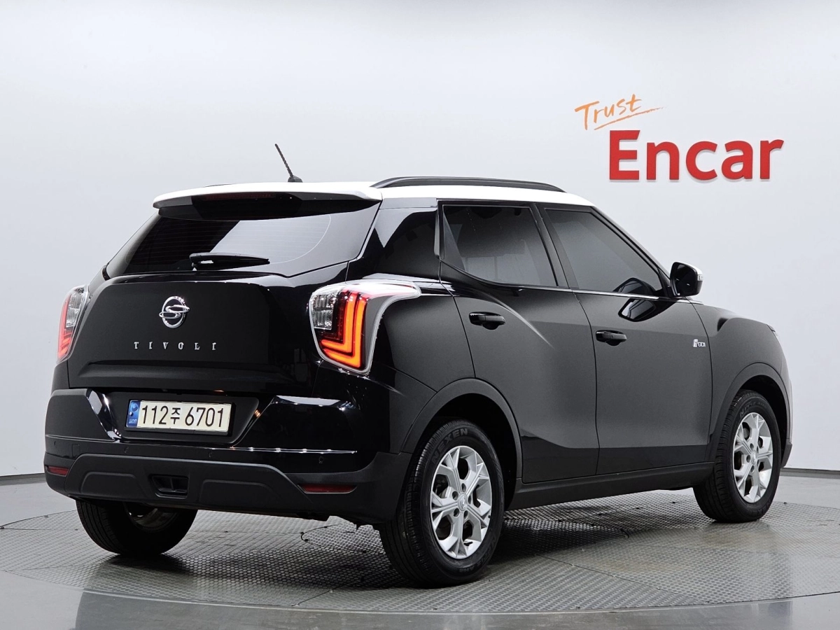 SSANGYONG TIVOLI VERY NEW