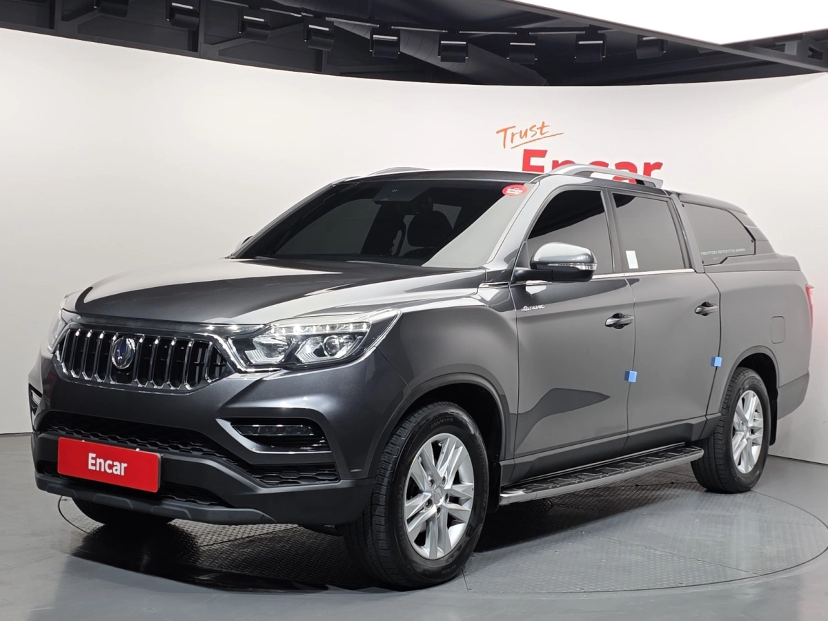 SSANGYONG REXTON SPORTS CAR