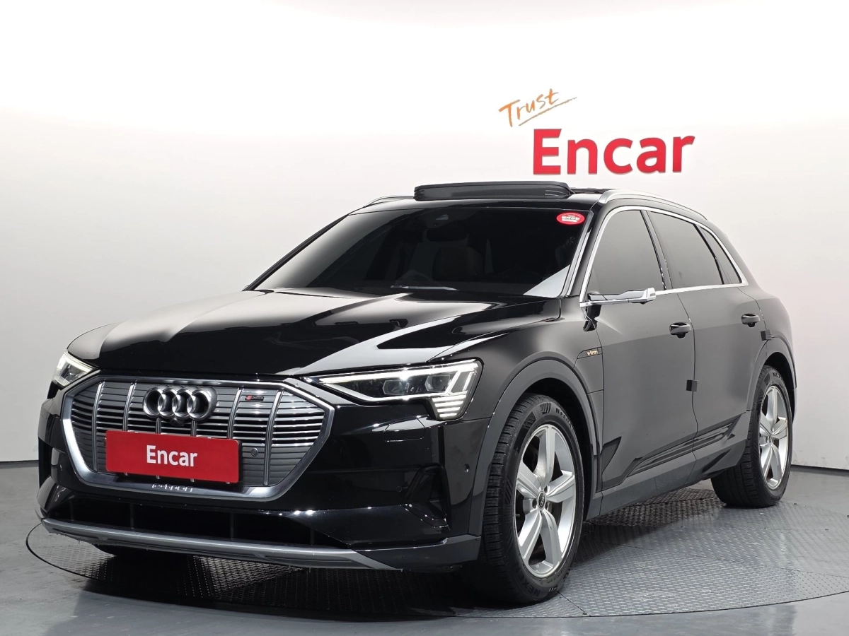 AUDI E-TRON  2021