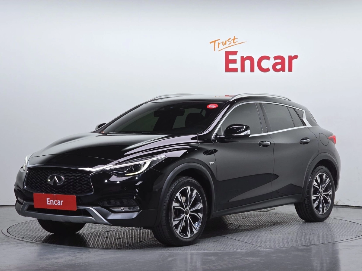INFINITI QX30  2019