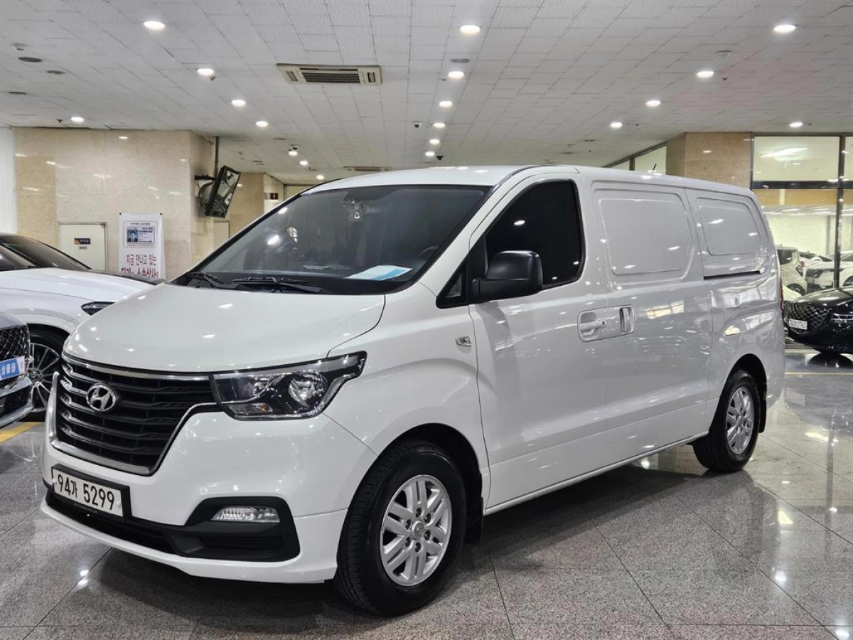 HYUNDAI STAREX GRAND 2021