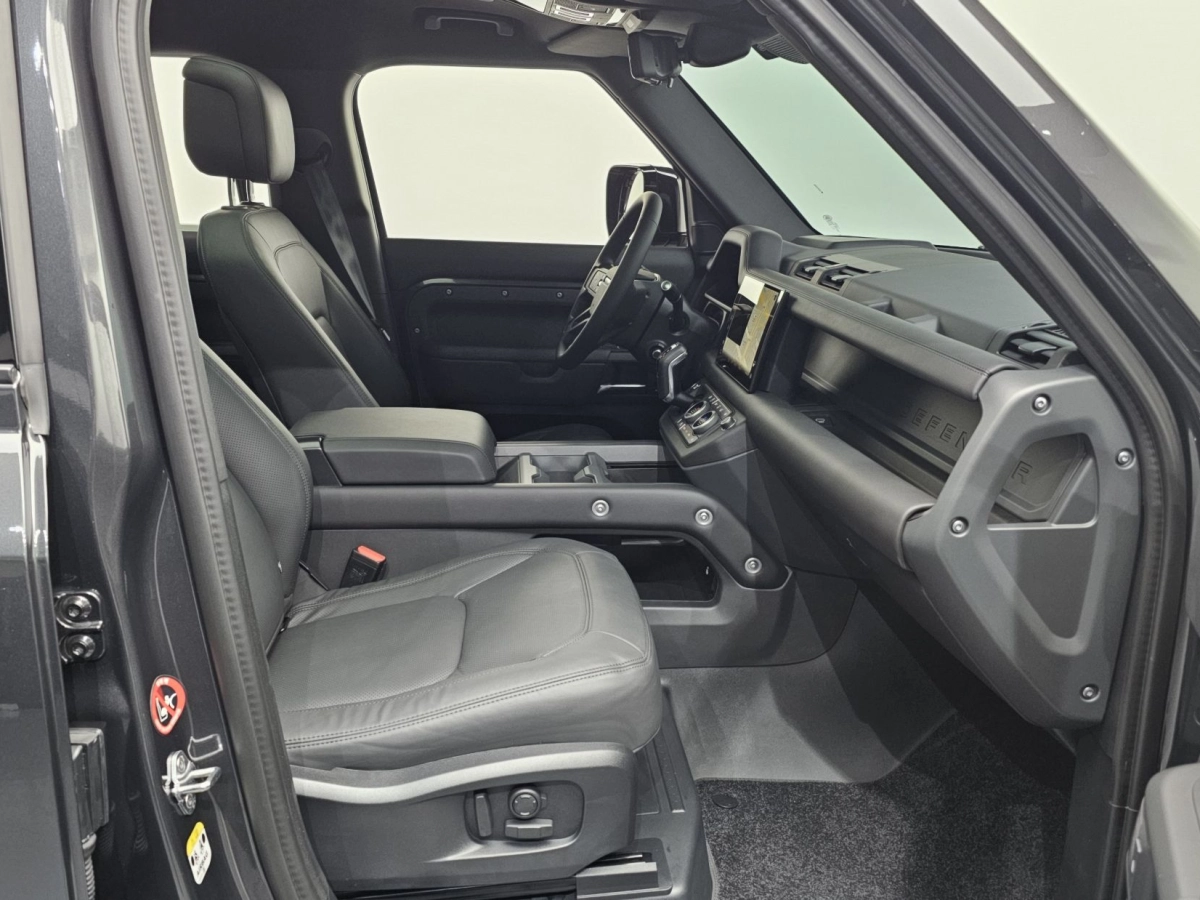 LAND ROVER DEFENDER L663