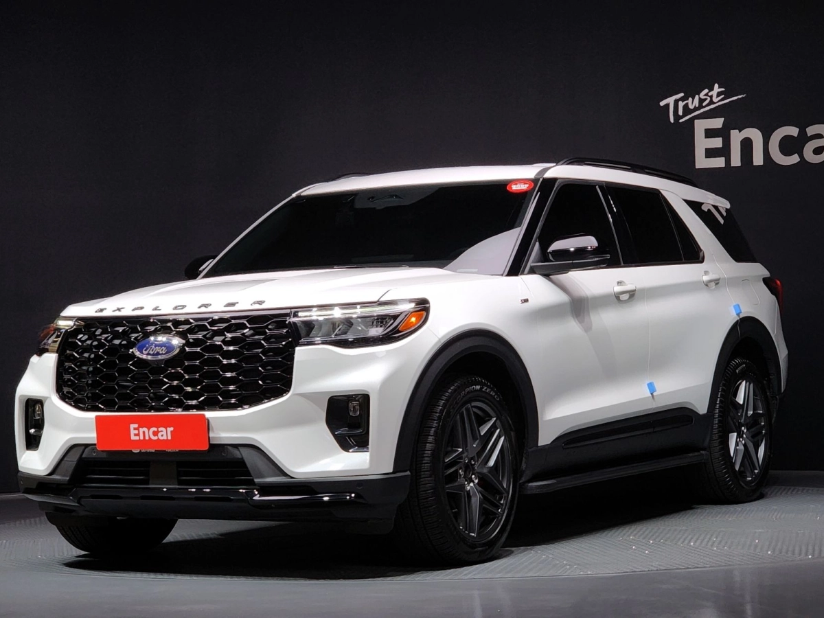 FORD EXPLORER  2025
