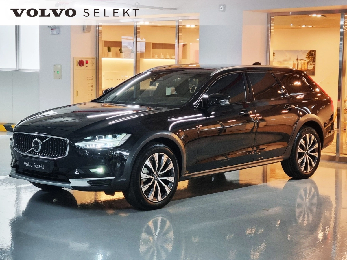 VOLVO V90 CROSS COUNTRY  2024