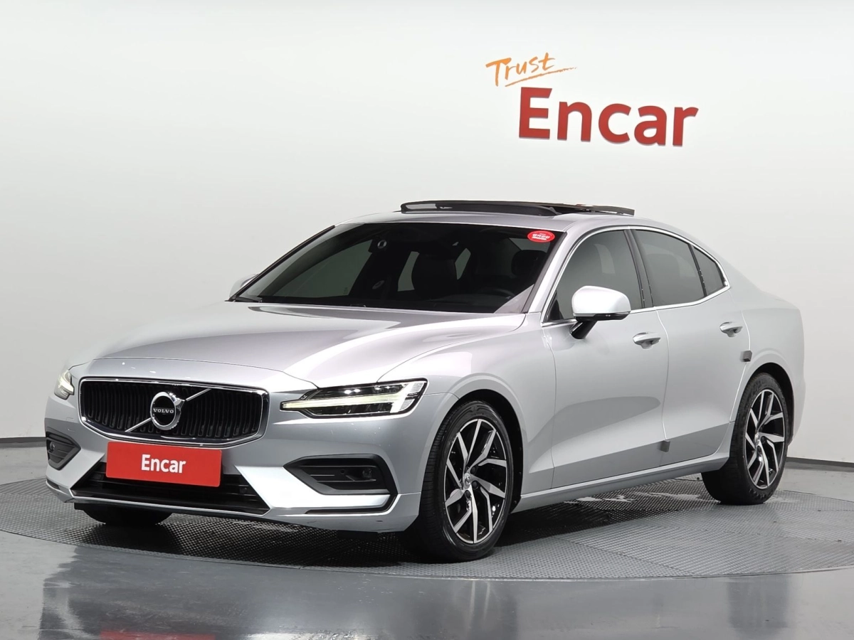 VOLVO S60  2020