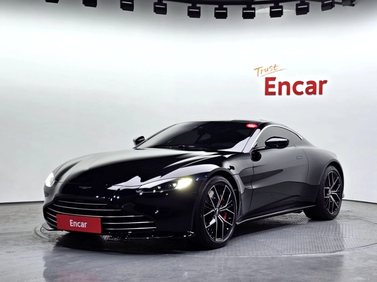 ASTON MARTIN VANTAGE  2023