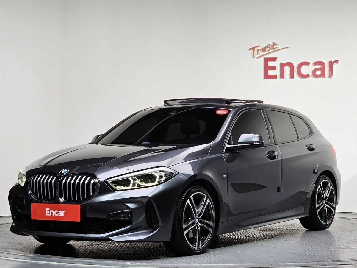 BMW 1-SERIES F40  2021