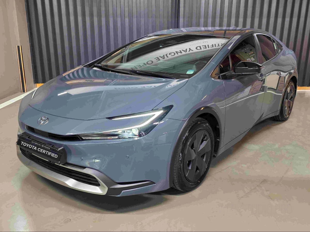 TOYOTA PRIUS  2024