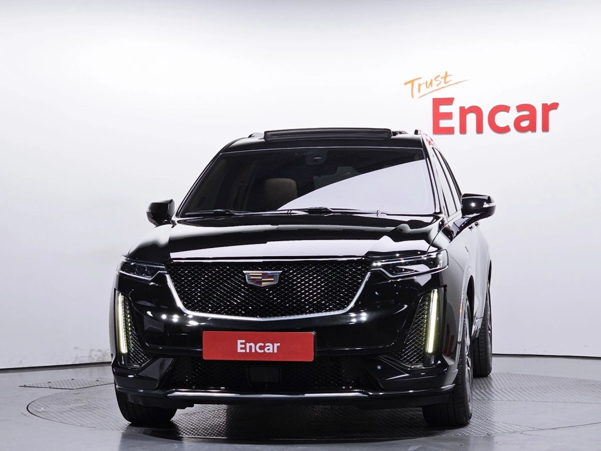 CADILLAC XT6
