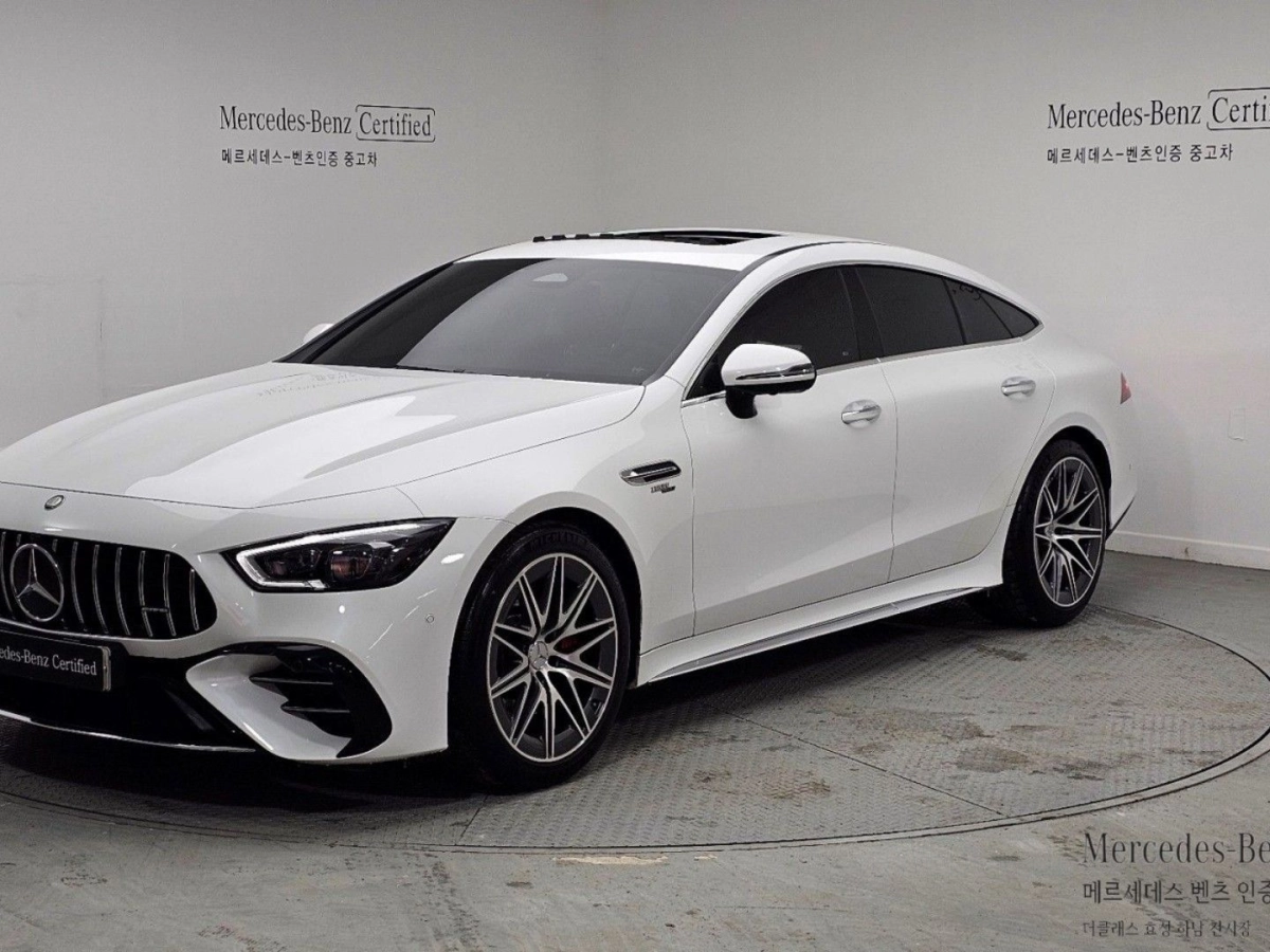 MERCEDES BENZ AMG GT  2024