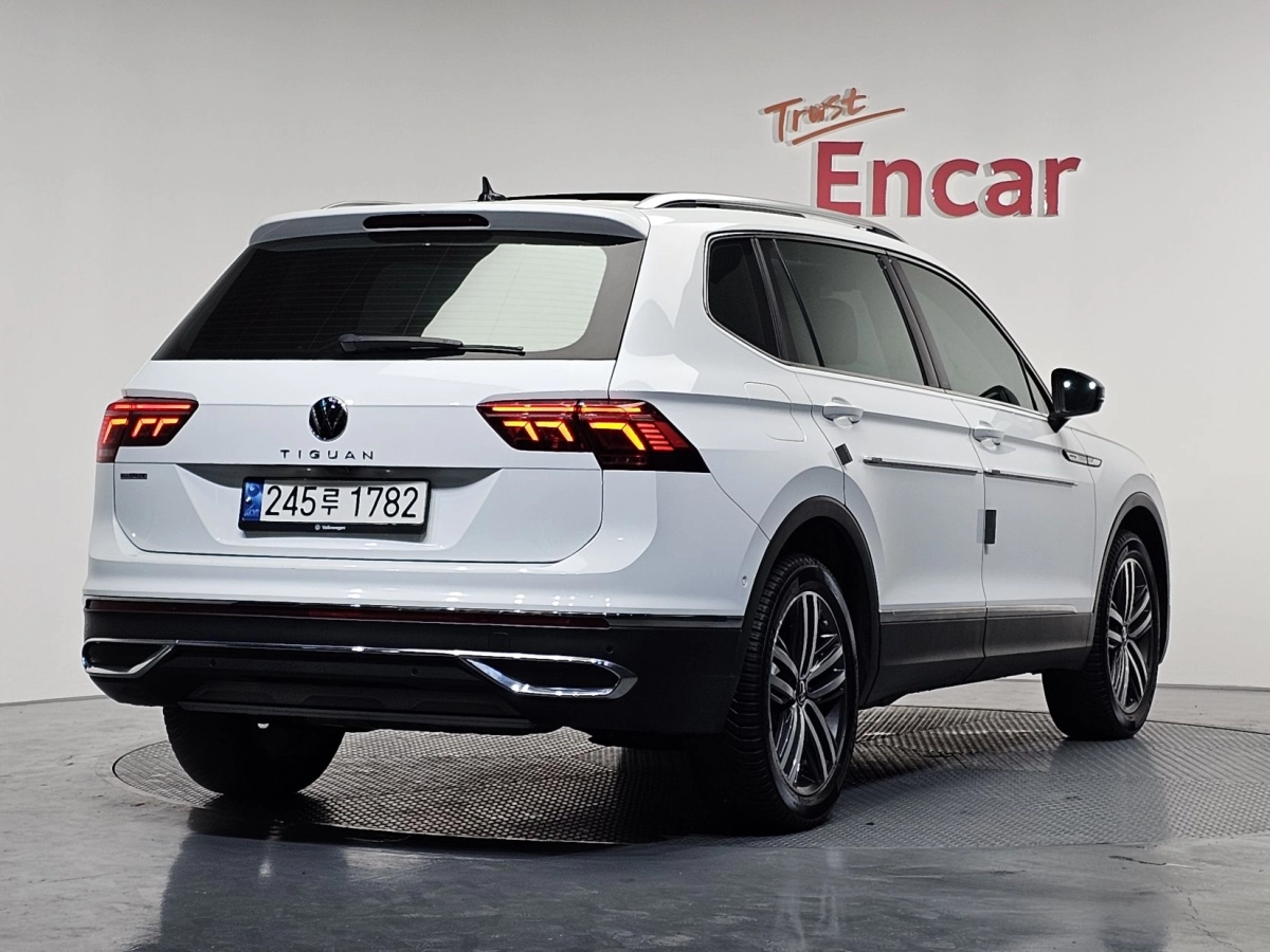 VOLKSWAGEN TIGUAN ALLSPACE