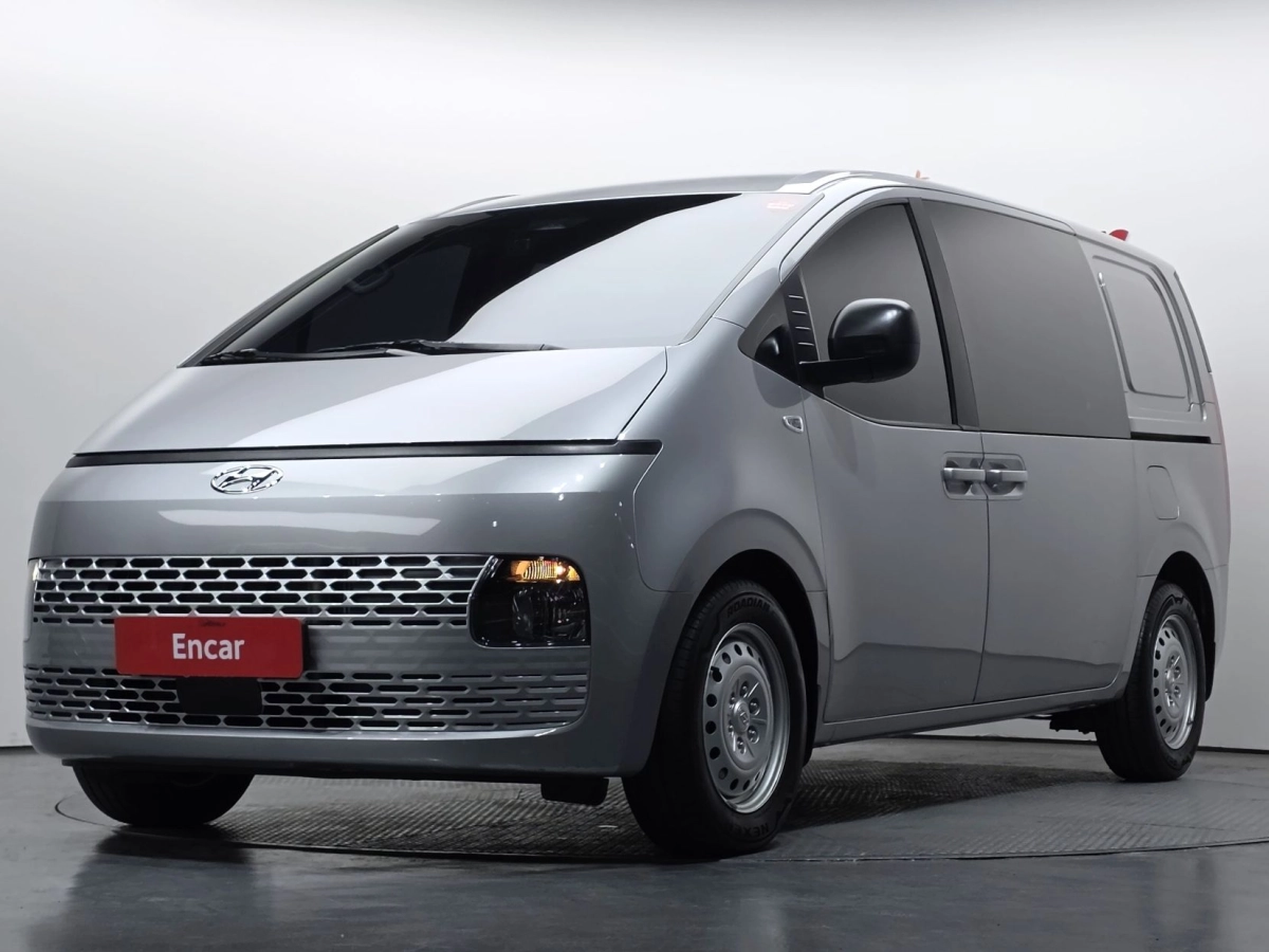 HYUNDAI STARIA  2023