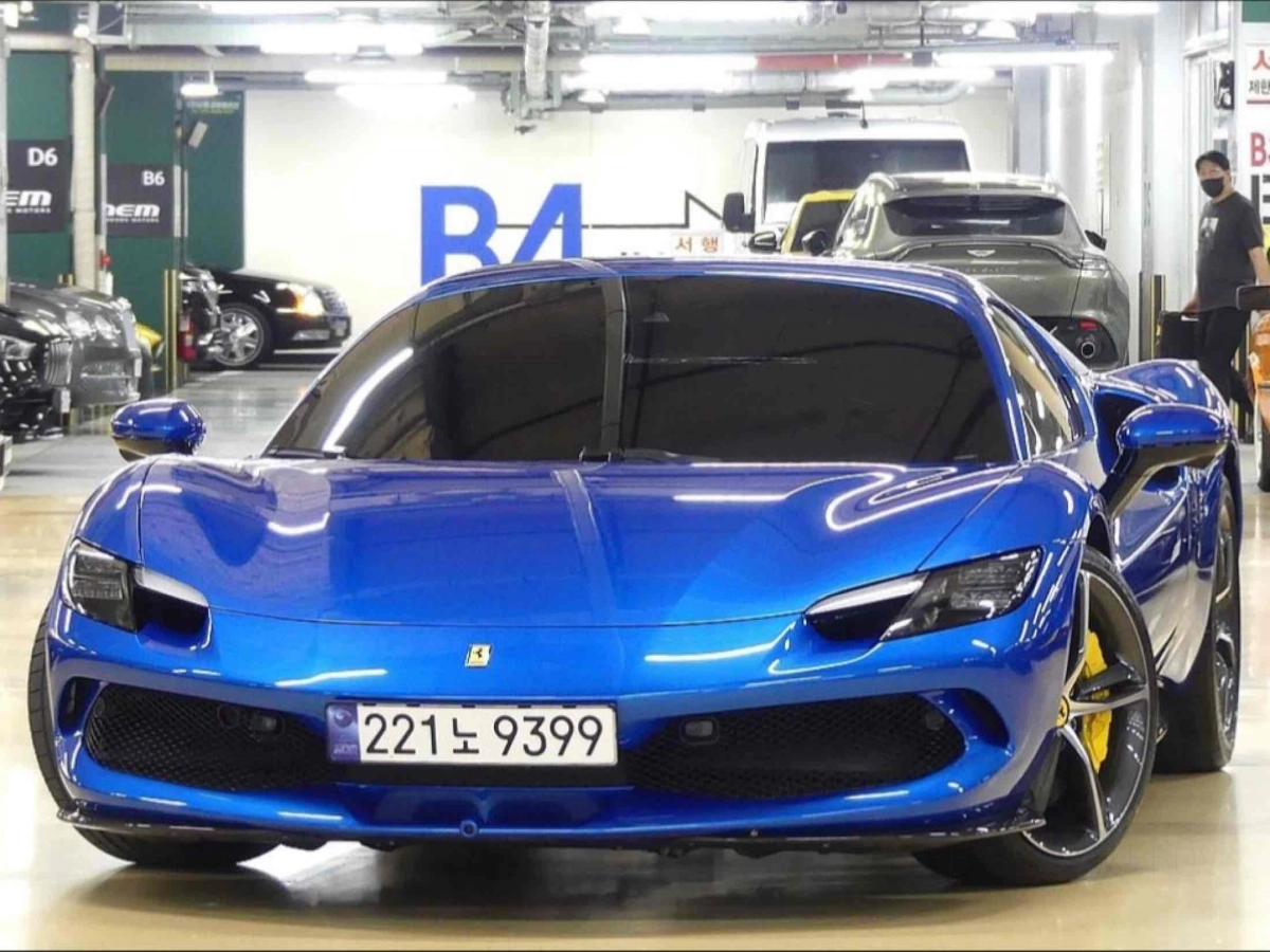 FERRARI 296 GTS  2024