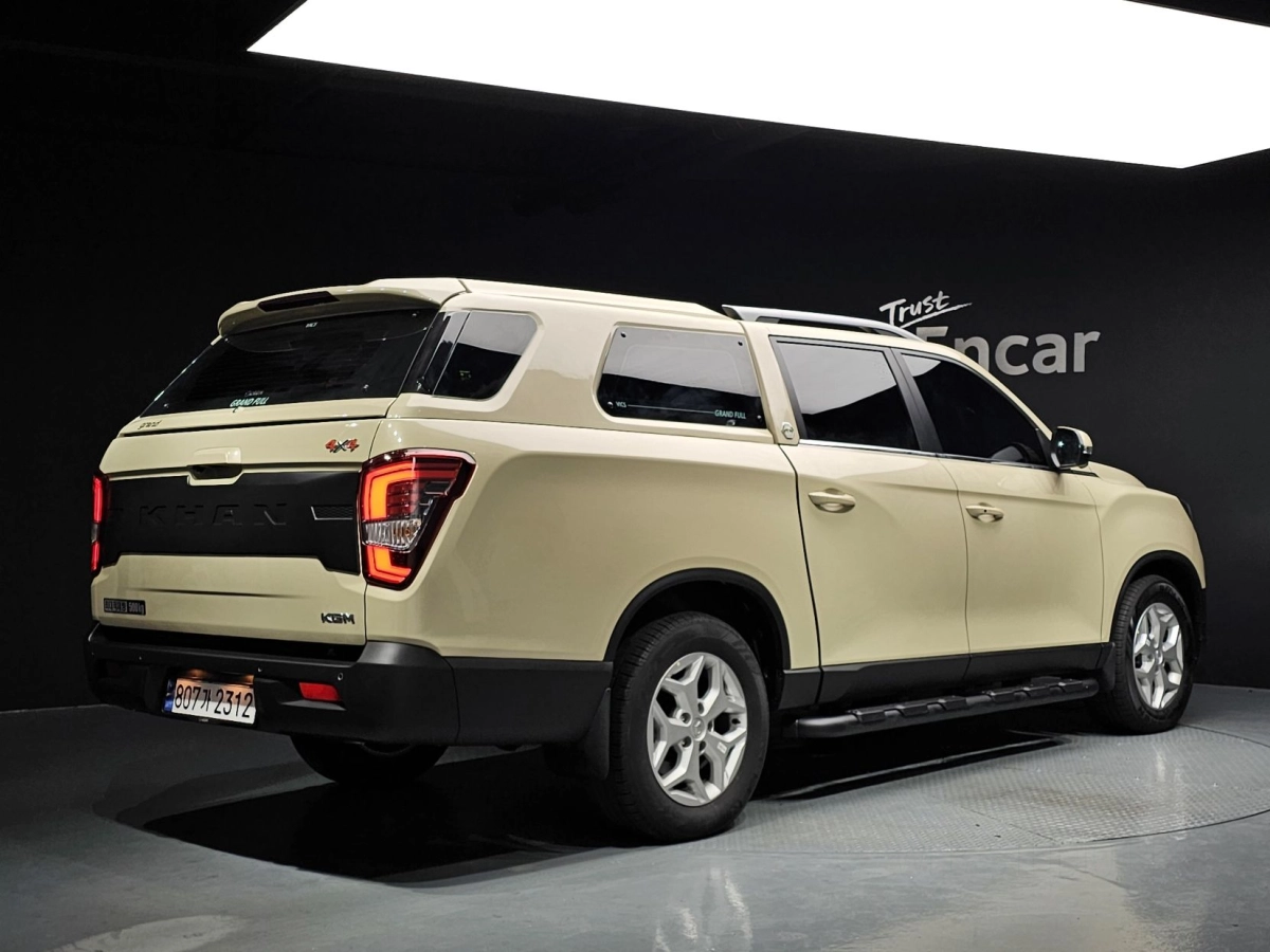 SSANGYONG REXTON SPORTS CAR