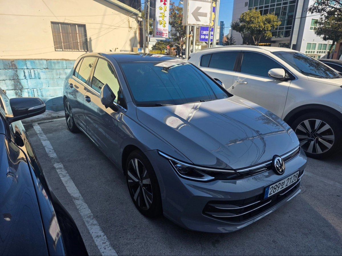 VOLKSWAGEN GOLF 2025