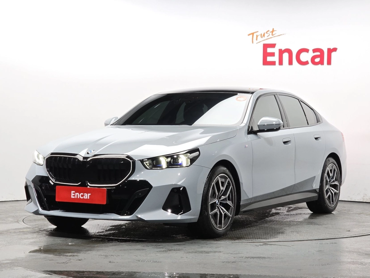 BMW 5-SERIES G60 2025