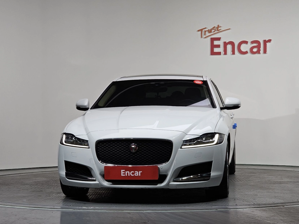 JAGUAR XF X260