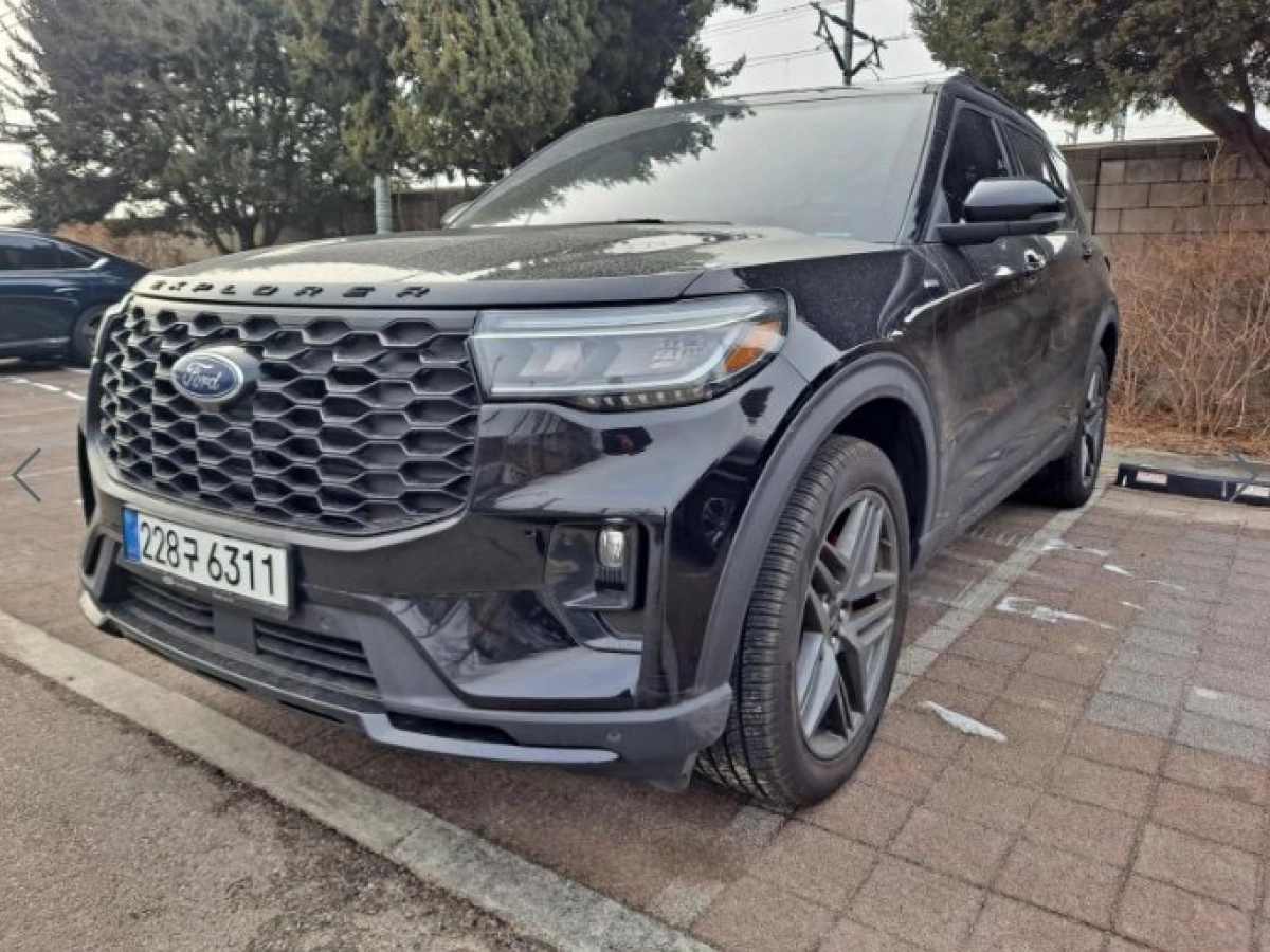 FORD EXPLORER  2025