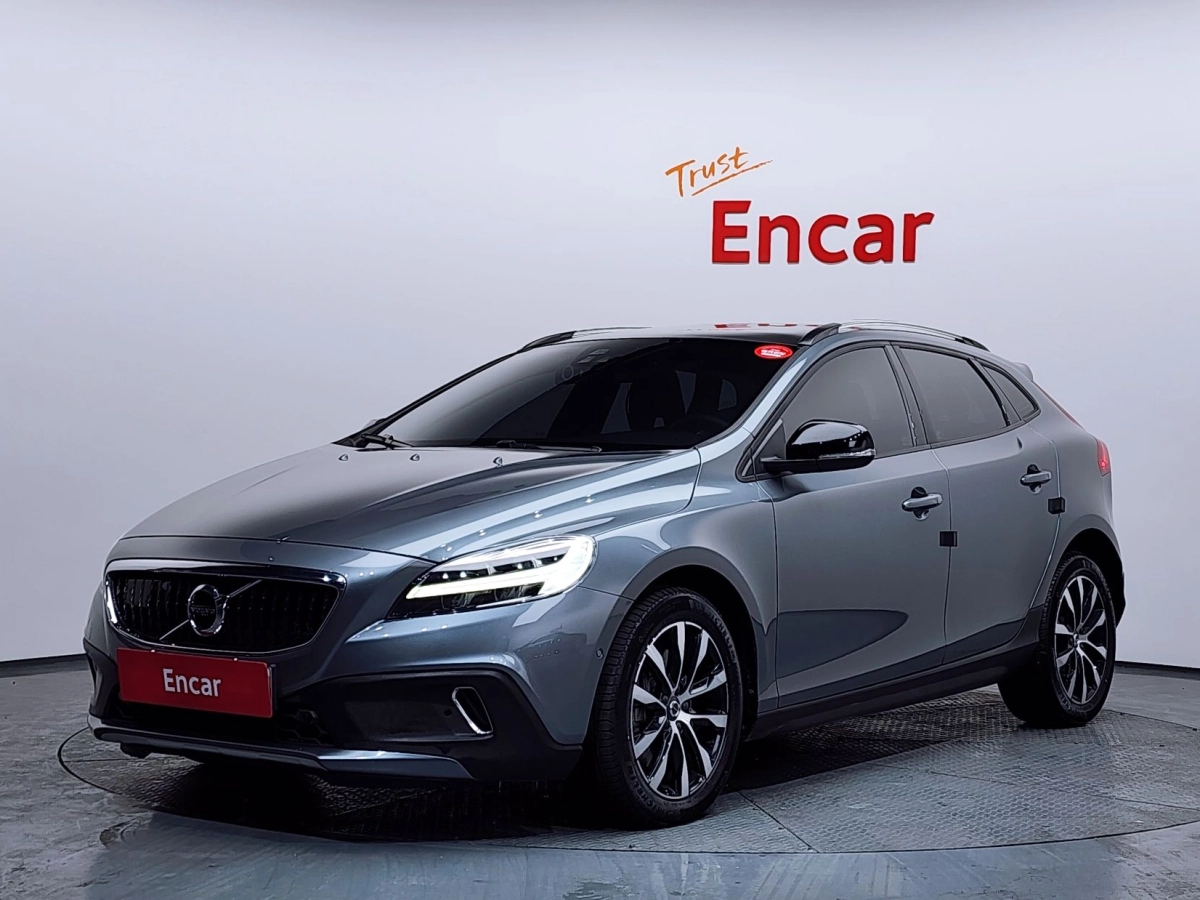 VOLVO V40 CROSS COUNTRY