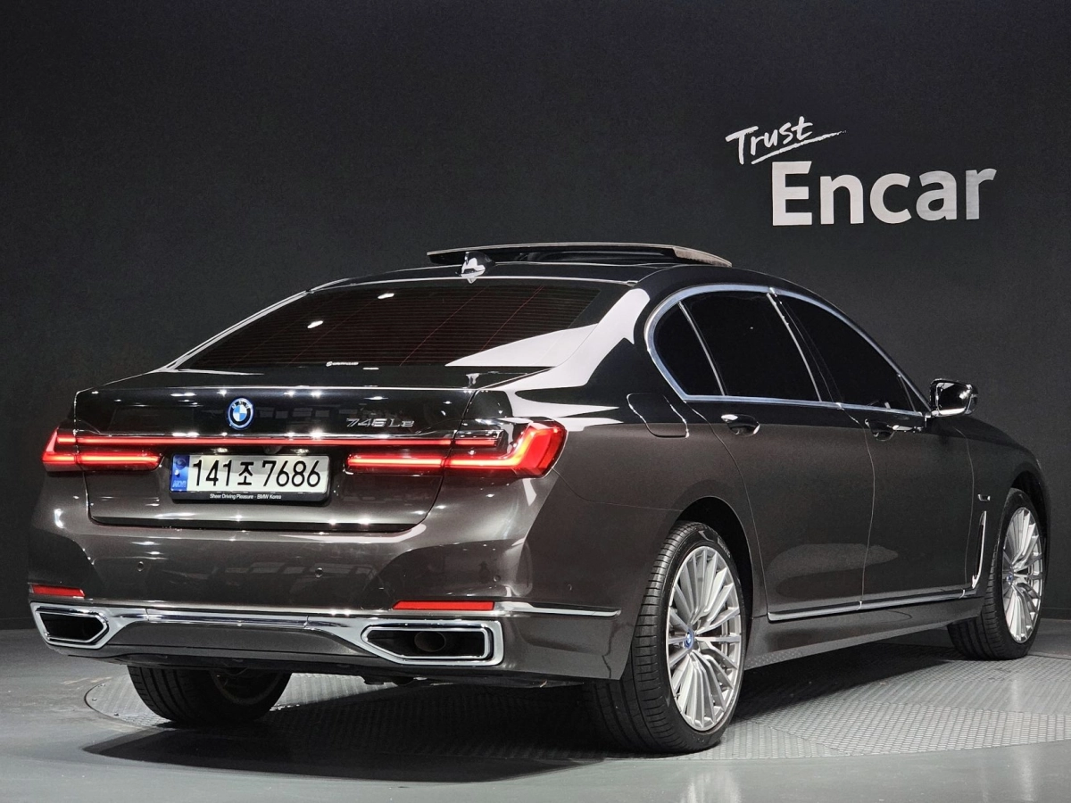 BMW 7-SERIES G11
