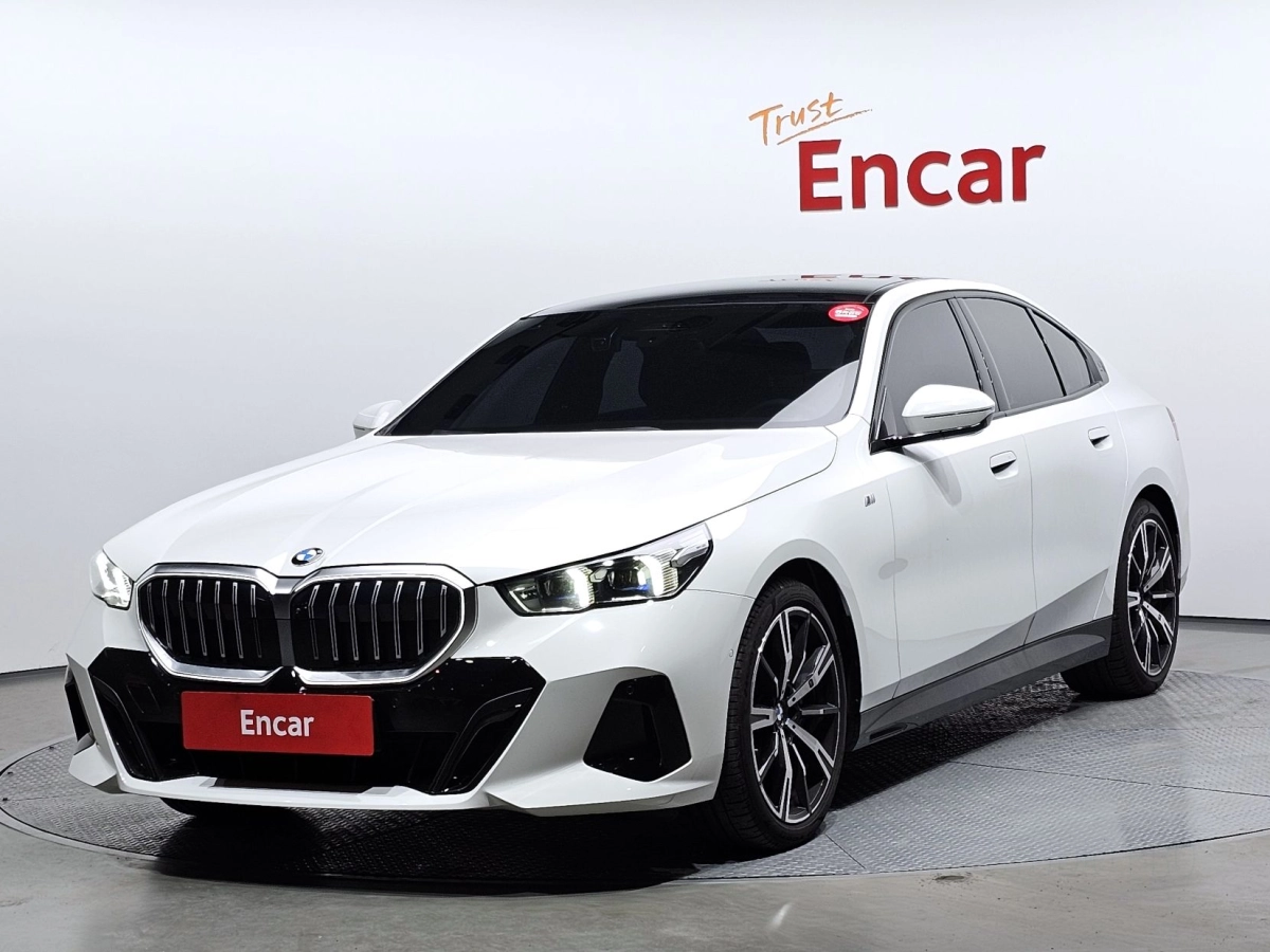 BMW 5-SERIES G60 2025