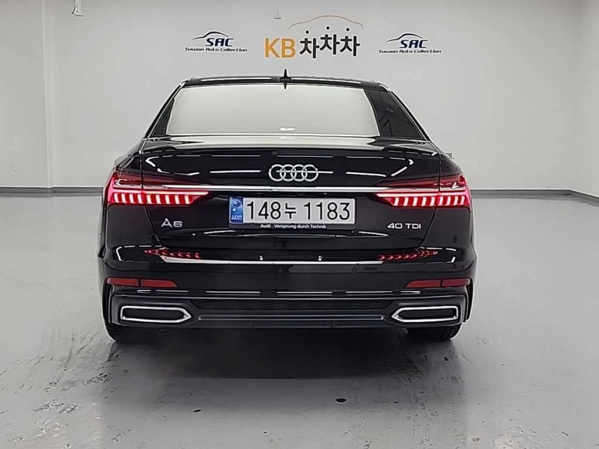 AUDI A6 C8