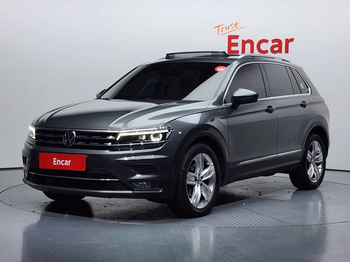 VOLKSWAGEN TIGUAN