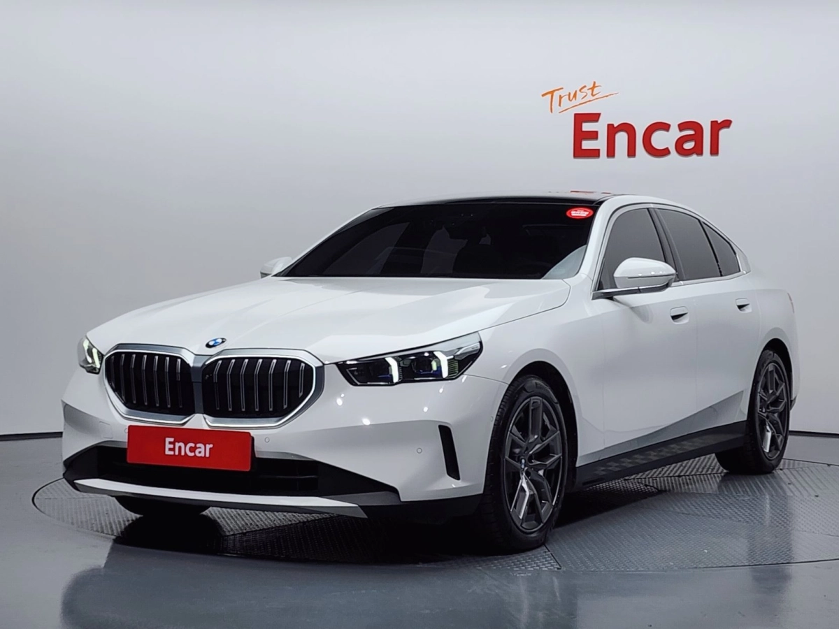 BMW 5-SERIES G60 2023