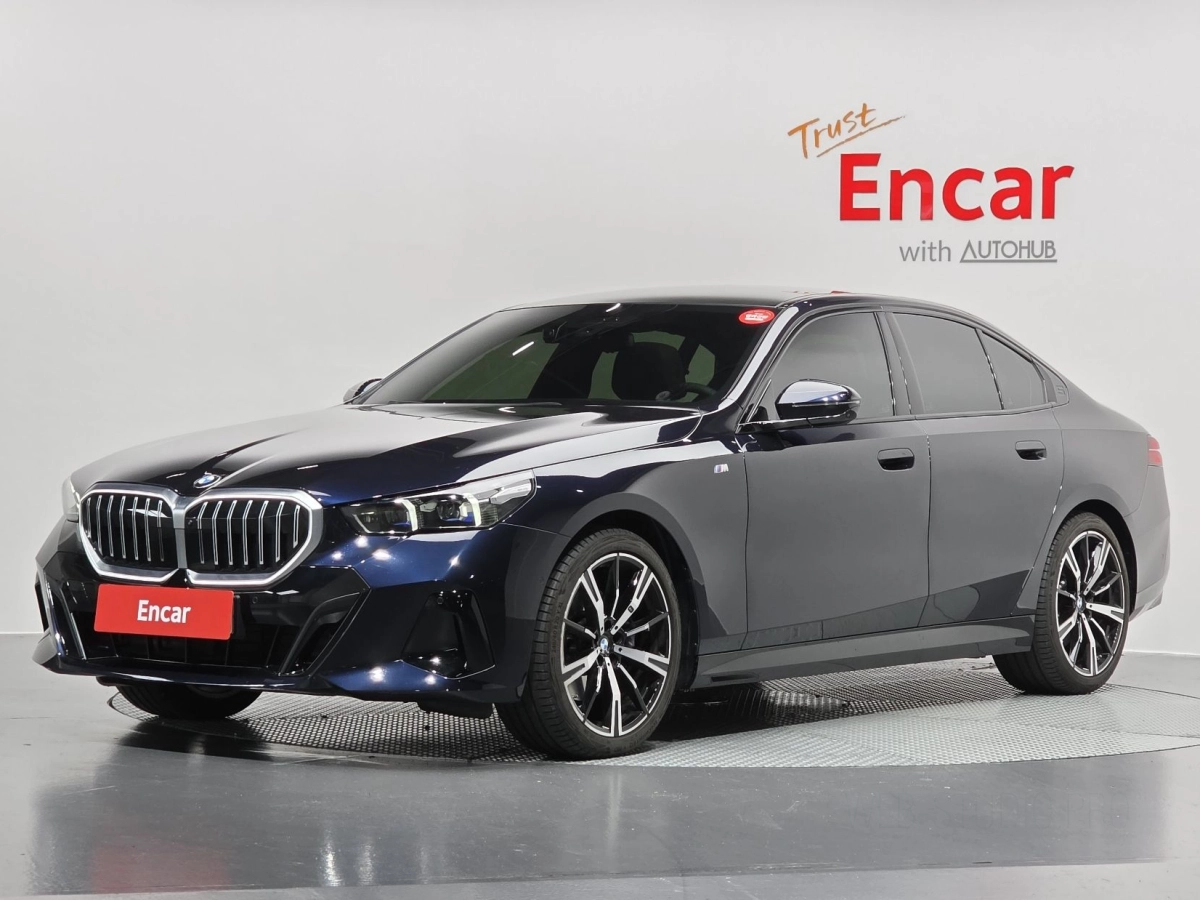 BMW 5-SERIES G60 2025