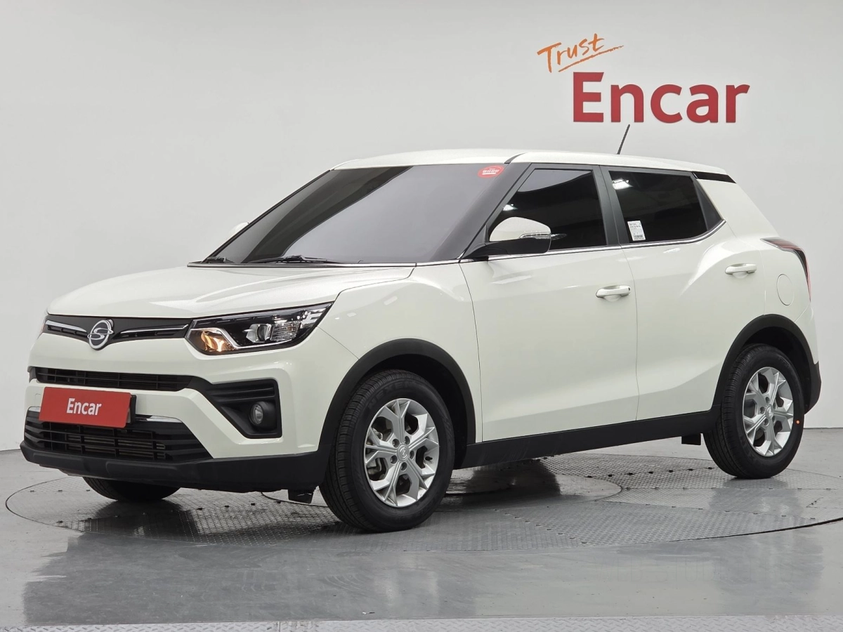 SSANGYONG TIVOLI VERY NEW
