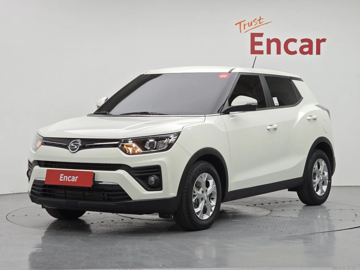 SSANGYONG TIVOLI VERY NEW
