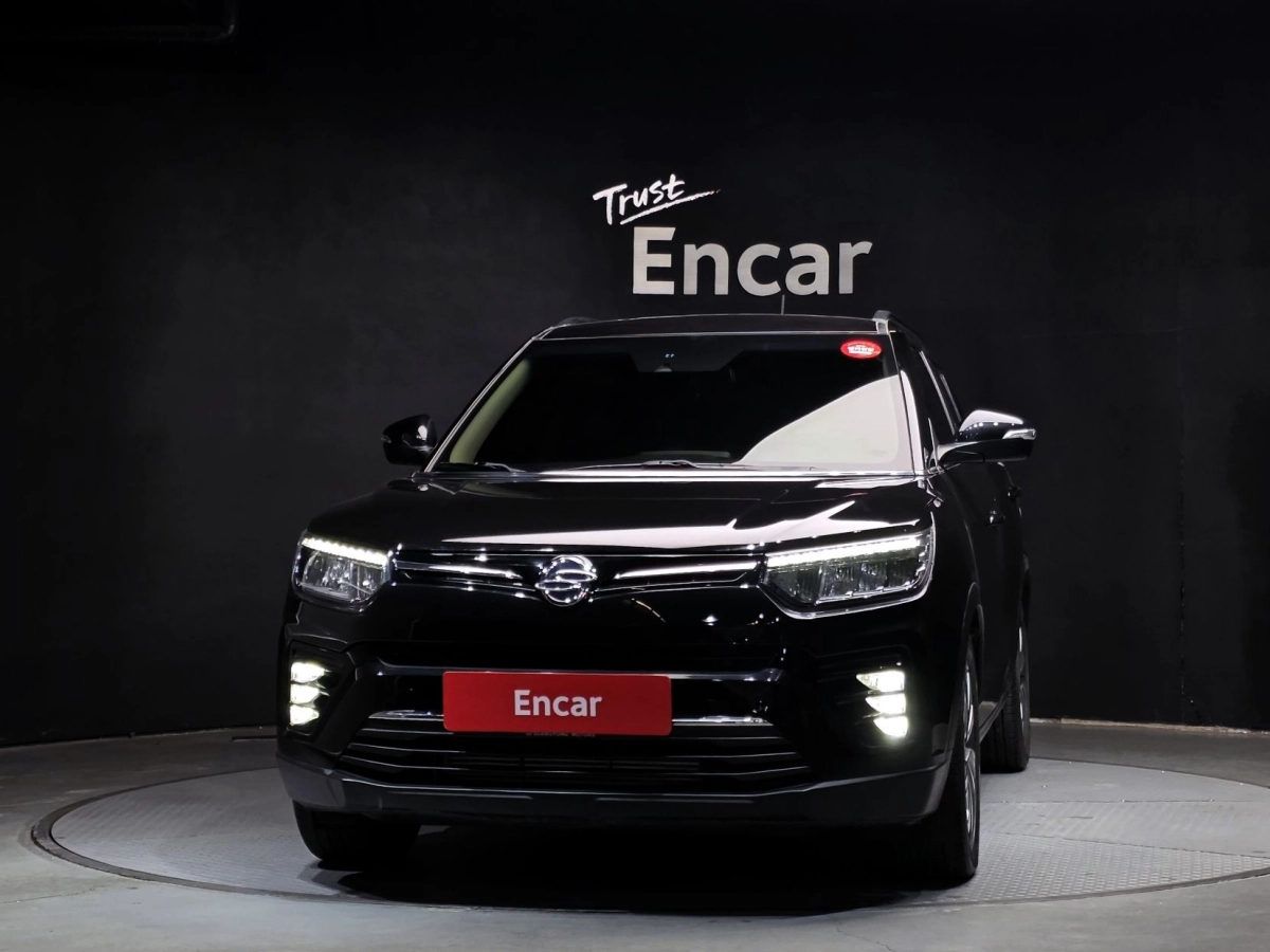 SSANGYONG TIVOLI VERY NEW