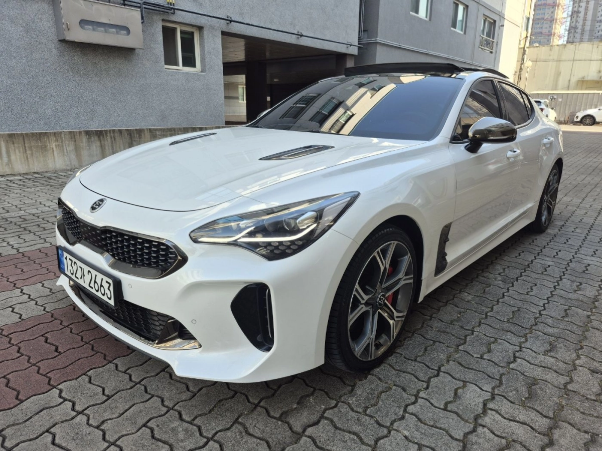 KIA STINGER